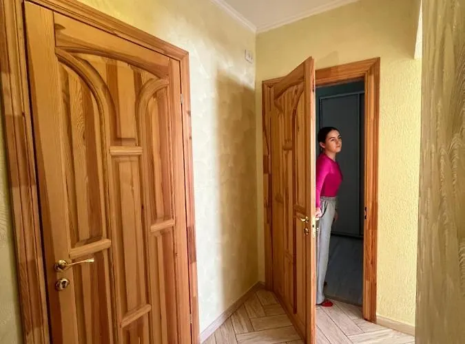 Nadiira
